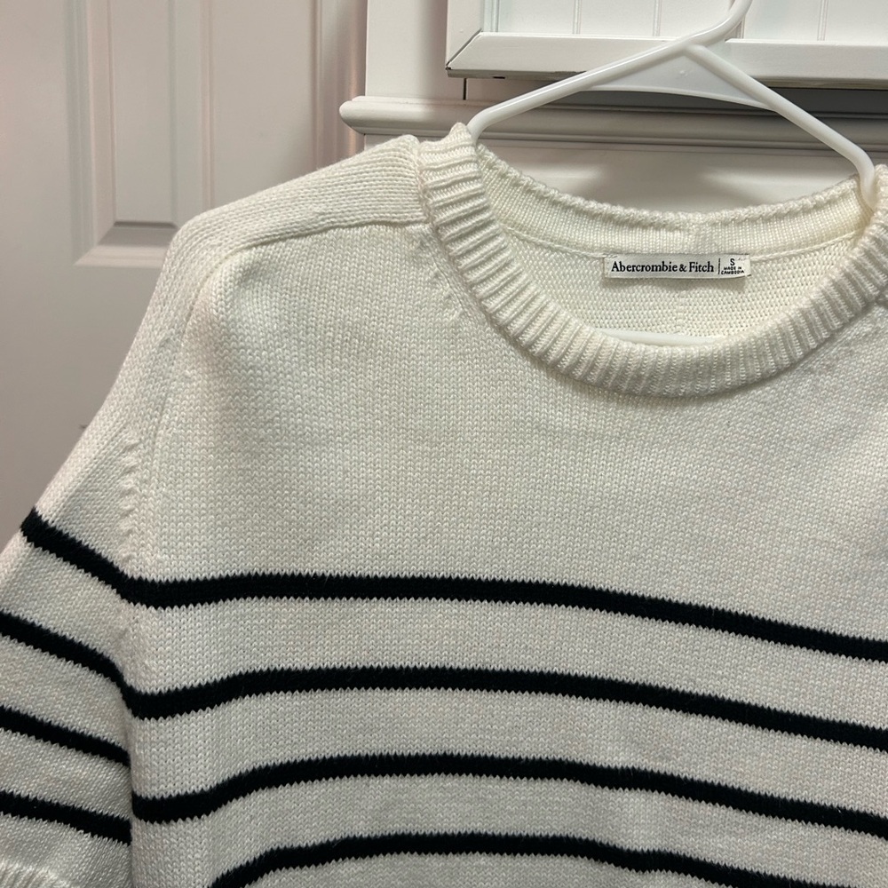 Abercrombie & Fitch Short Sleeve Sweater